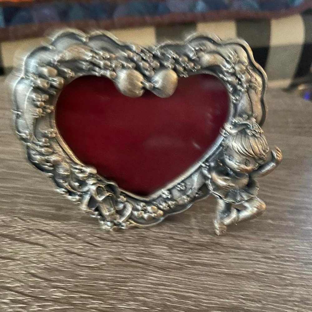 Vintage Silver heart-shaped picture frame